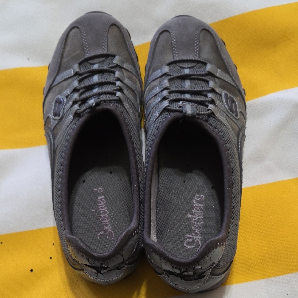 Skechers Women's Gray and Silver Athletic Shoes